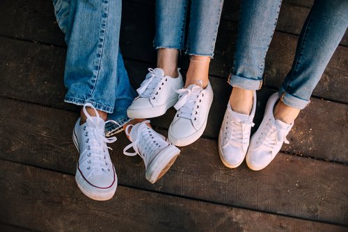 White Sneakers Do Exist: Here\'s How We Keep Our Shoes Looking Brand New |  Swift Wellness