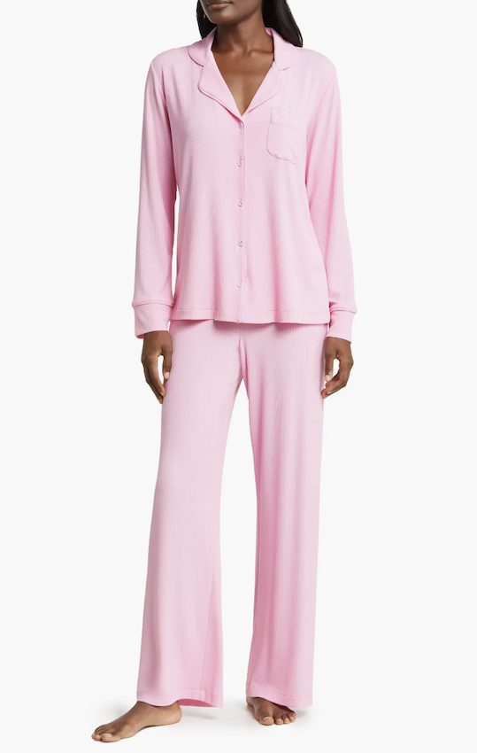 26 Best Pajama Sets For Women To Cozy Up In | Swift Wellness