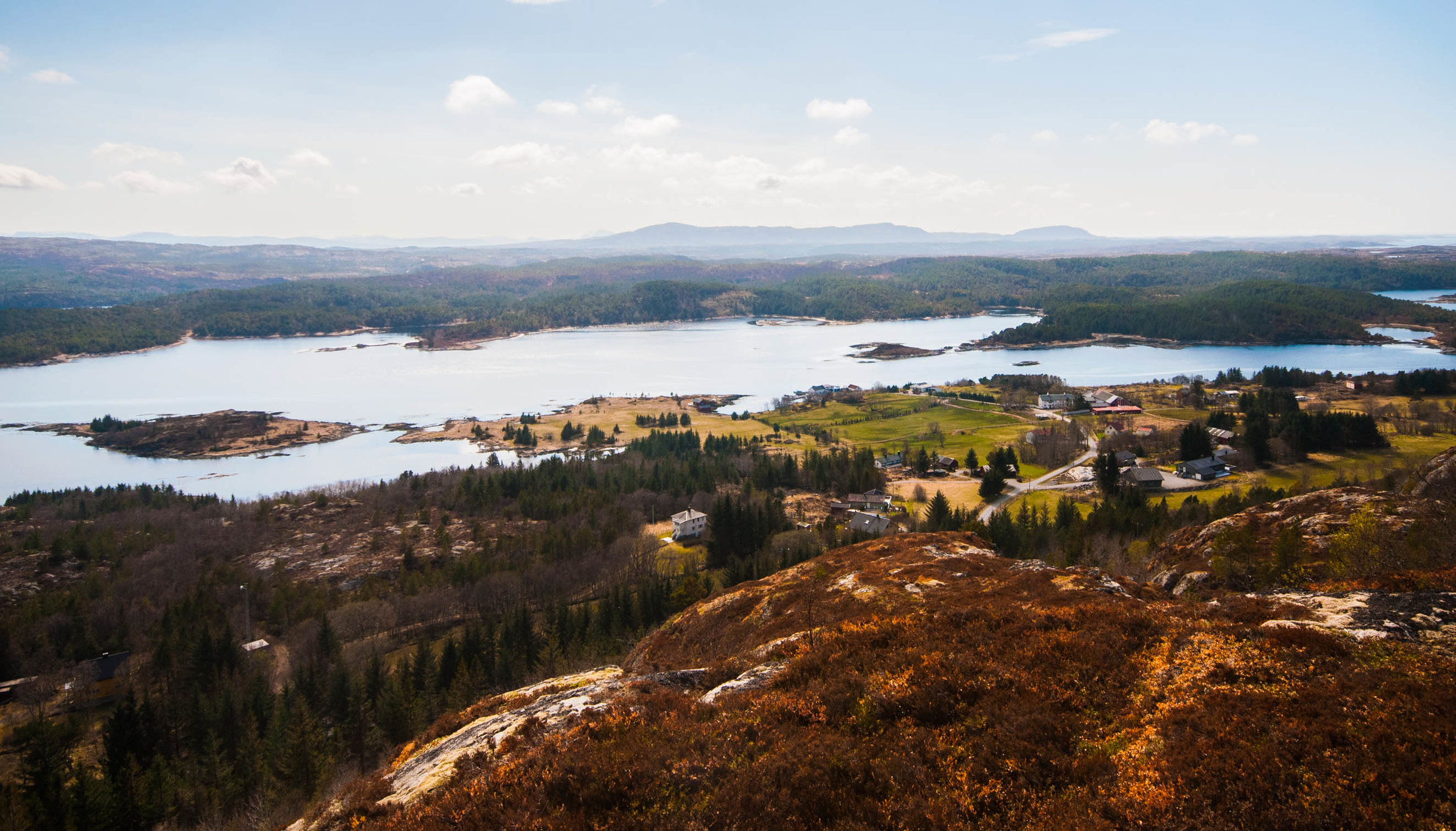 Hestnes fra Hestnesfjellet.