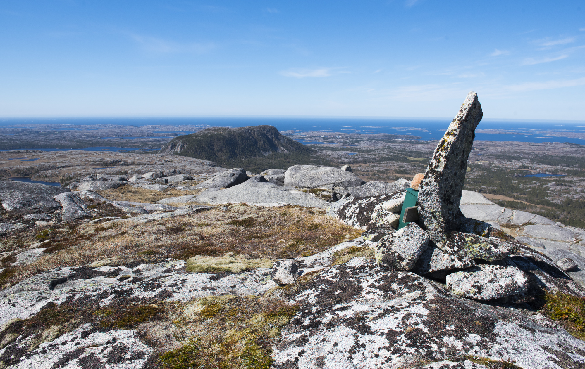 Fra Skårfjellet ned mot Tonningen. 