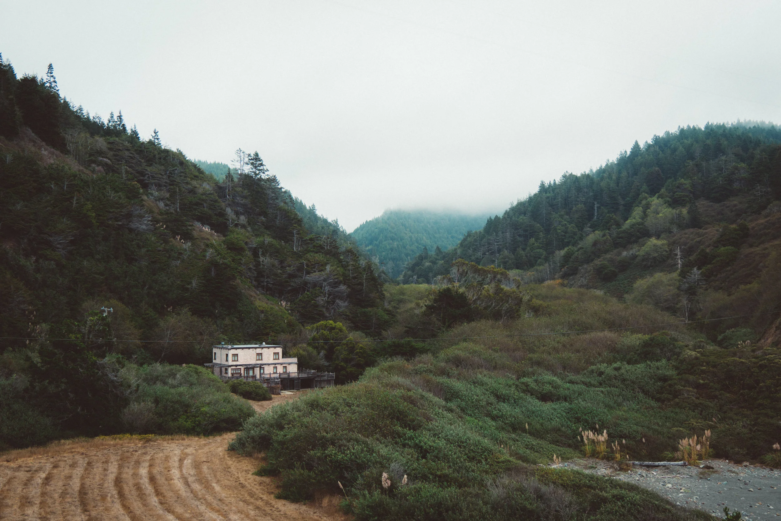 A unique house, immediately across the highway from the unnamed pullout.