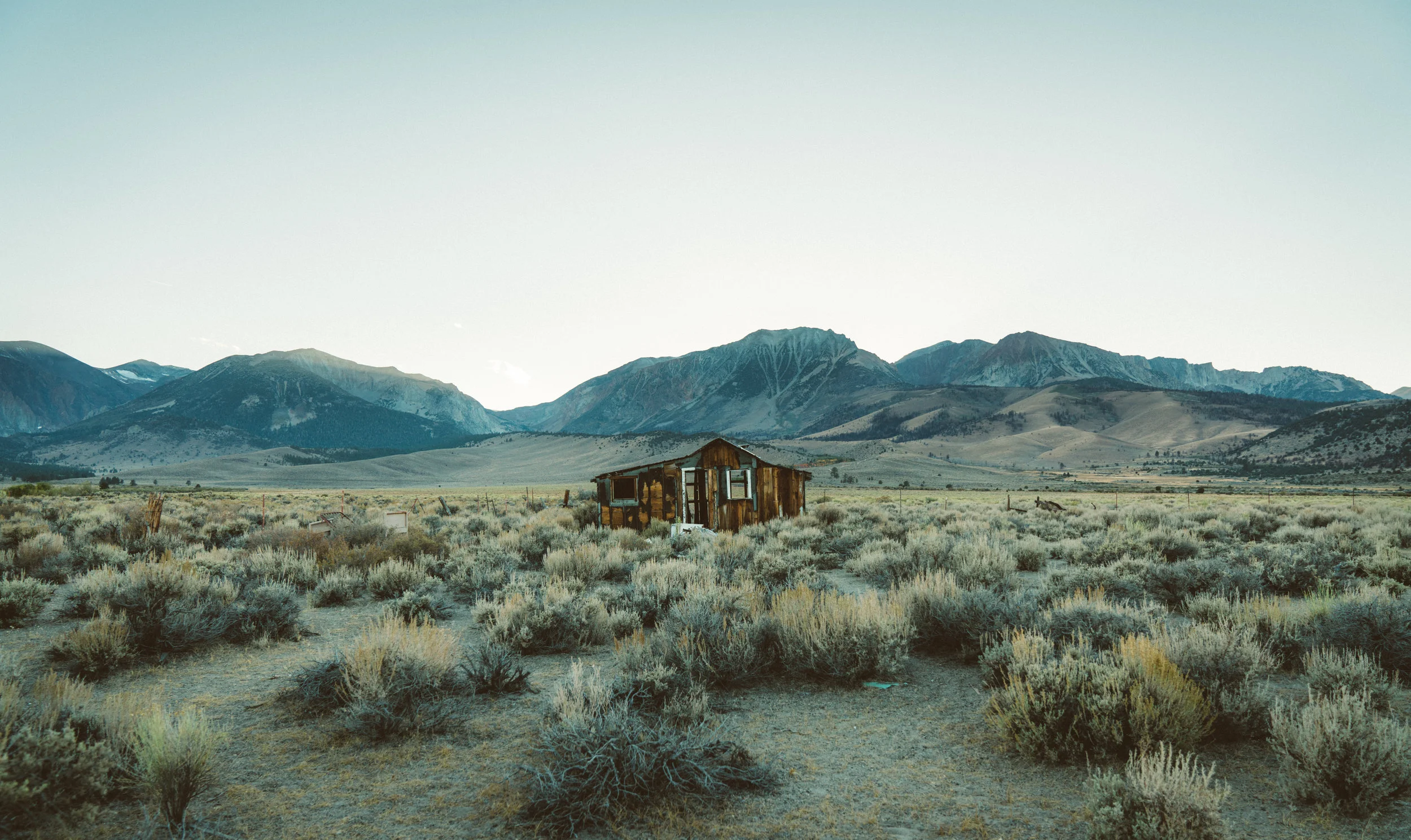 After leaving Yosemite we stopped along the highway after I spotted this abandoned building. This could be my favourite photo I've taken so far. The Sierra Nevada mountain range visible in the background.