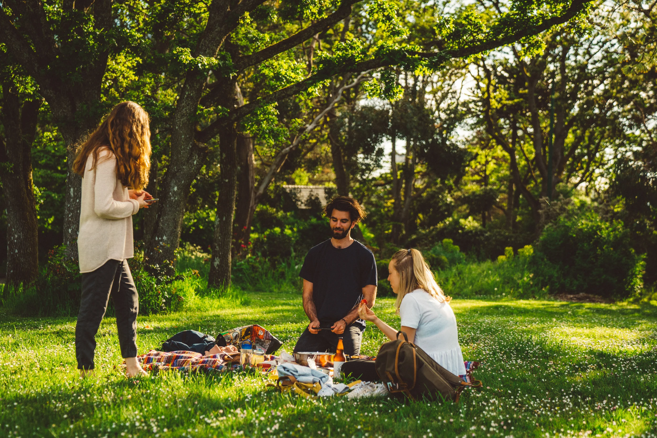 A little picnic with Annika, Niko, and Danielle in Beacon Hill Park.