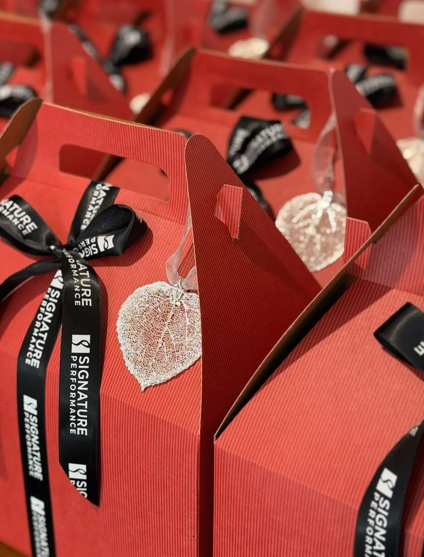 We are in our element curating gorgeous bespoke gifts for the holiday season ✨