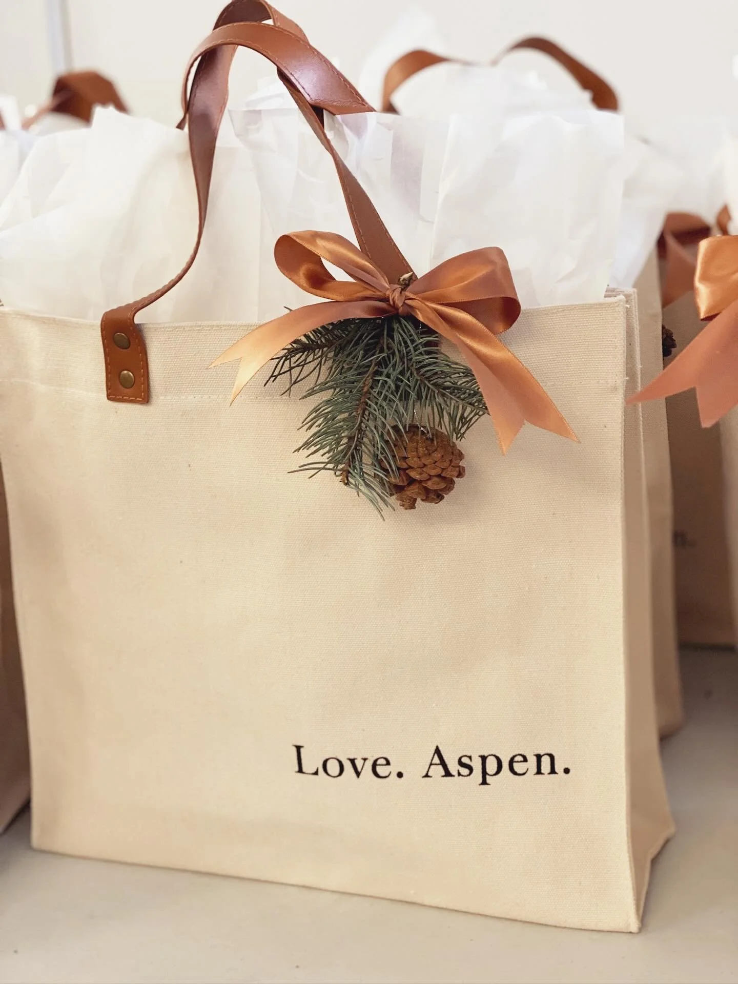 Holiday gifting is sneaking up on us! Reach out to your favorite gals for a one-stop-shop to cover everyone on your list 💌