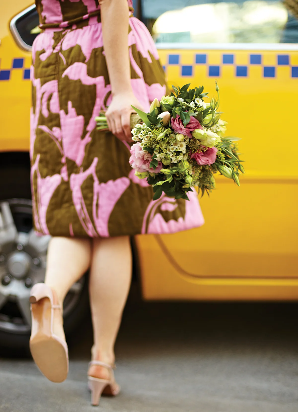 Urban Meets Rustic | Natural, organic bouquet featuring lisianthus and tulips