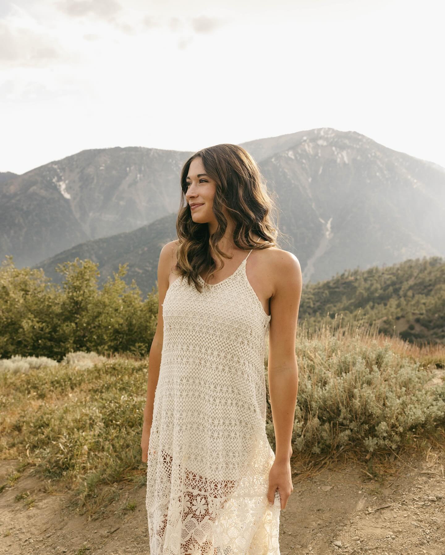 Siena + the most perfect views 🫶🏼 this was such a fun day! 

I&rsquo;m gearing up for all of the fun grad shoots I have coming up! I love me all of the fall/winter grad sessions 🎓