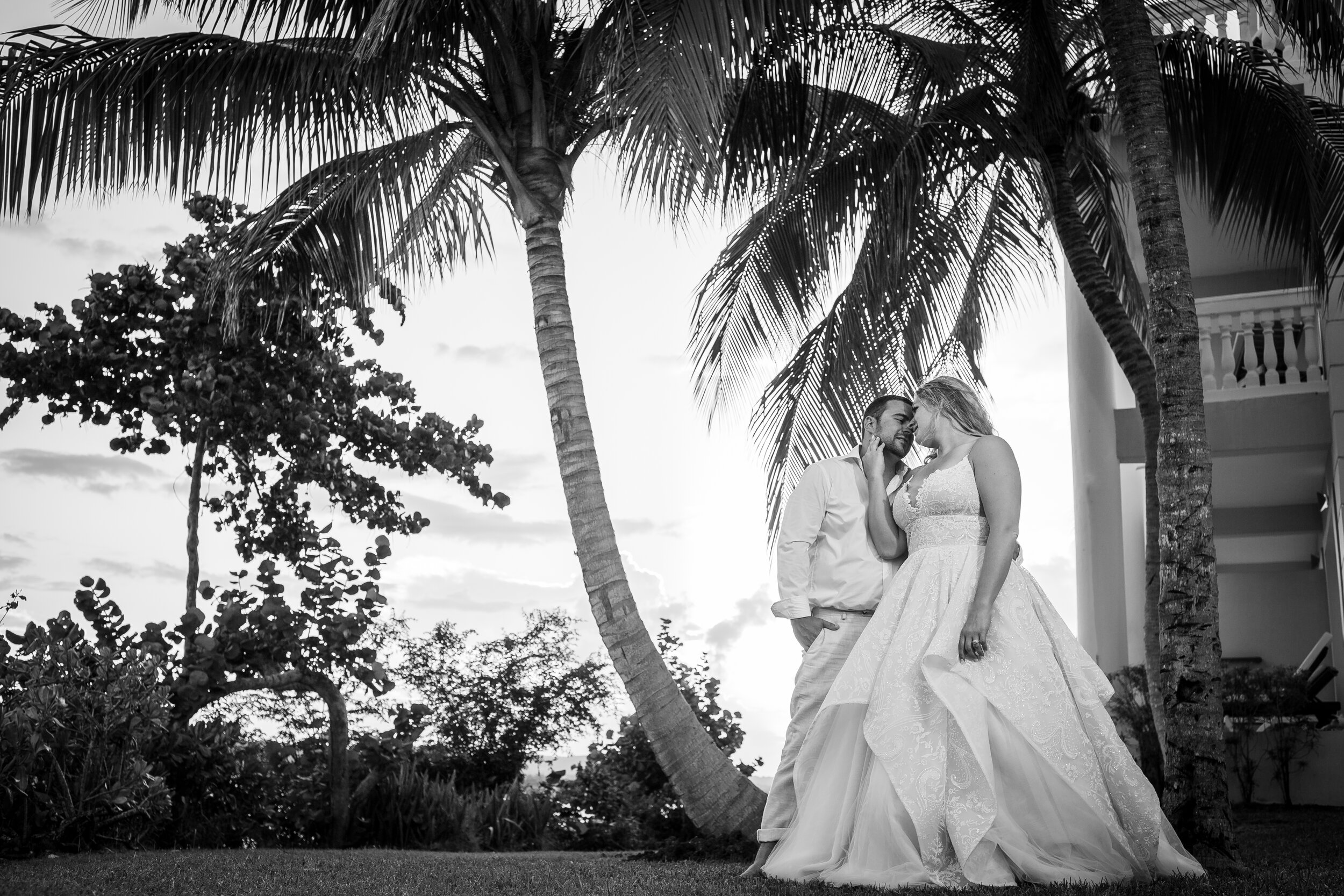 Tropical wedding photo ideas