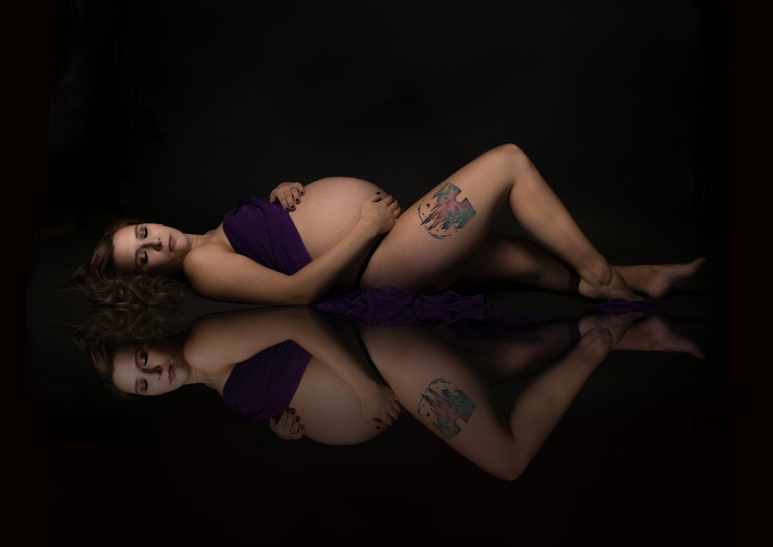 Maternity mirrored photo