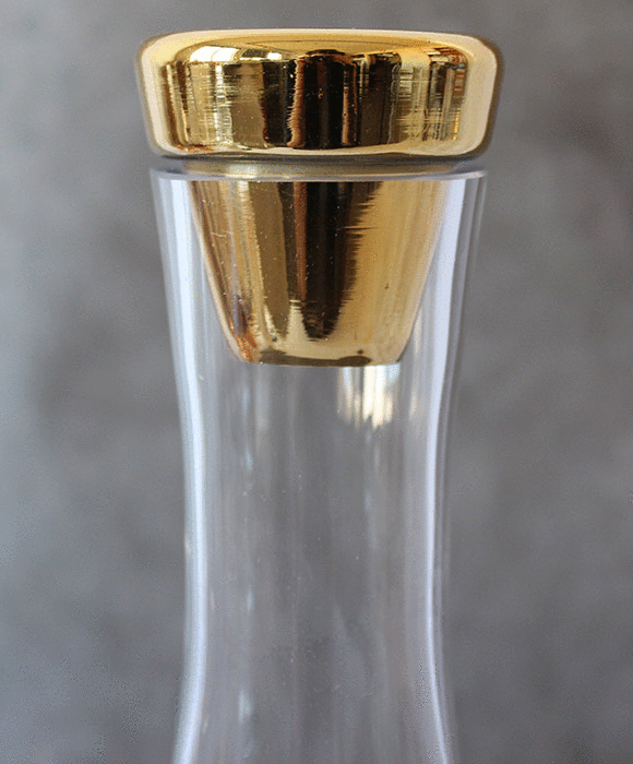 gold-stopper-wine-carafe_2.gif