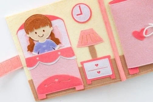felt-book-dollhouse