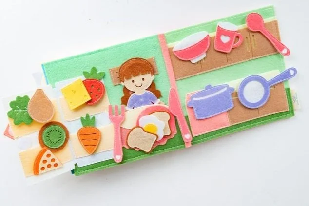 montessori-felt-activity-book