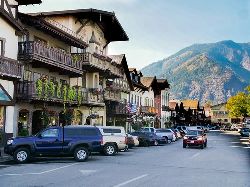 loge leavenworth town.jpg