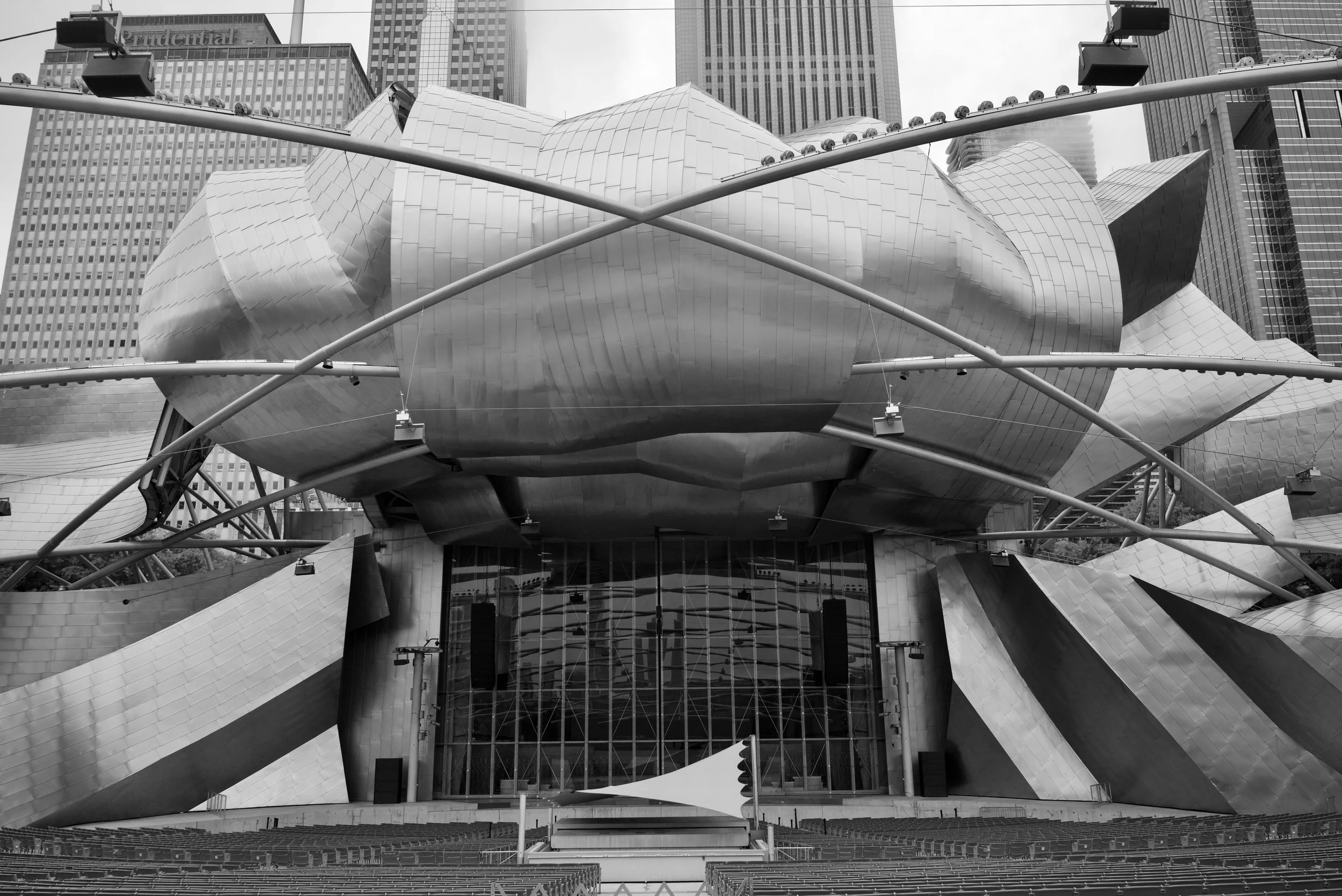 Jay Pritzker Pavilion and Theatre, 2004. Frank Gehry Asso.