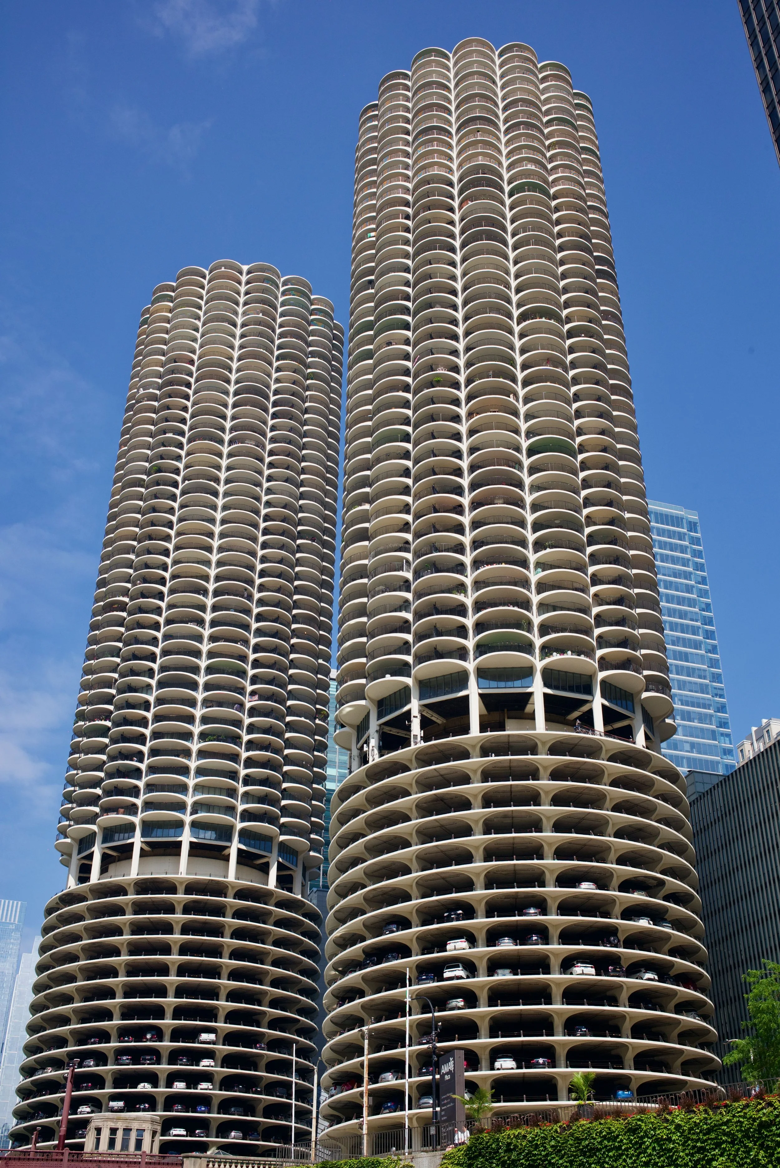 Marina City, 1959-67. Bertrand Goldberg Associates.