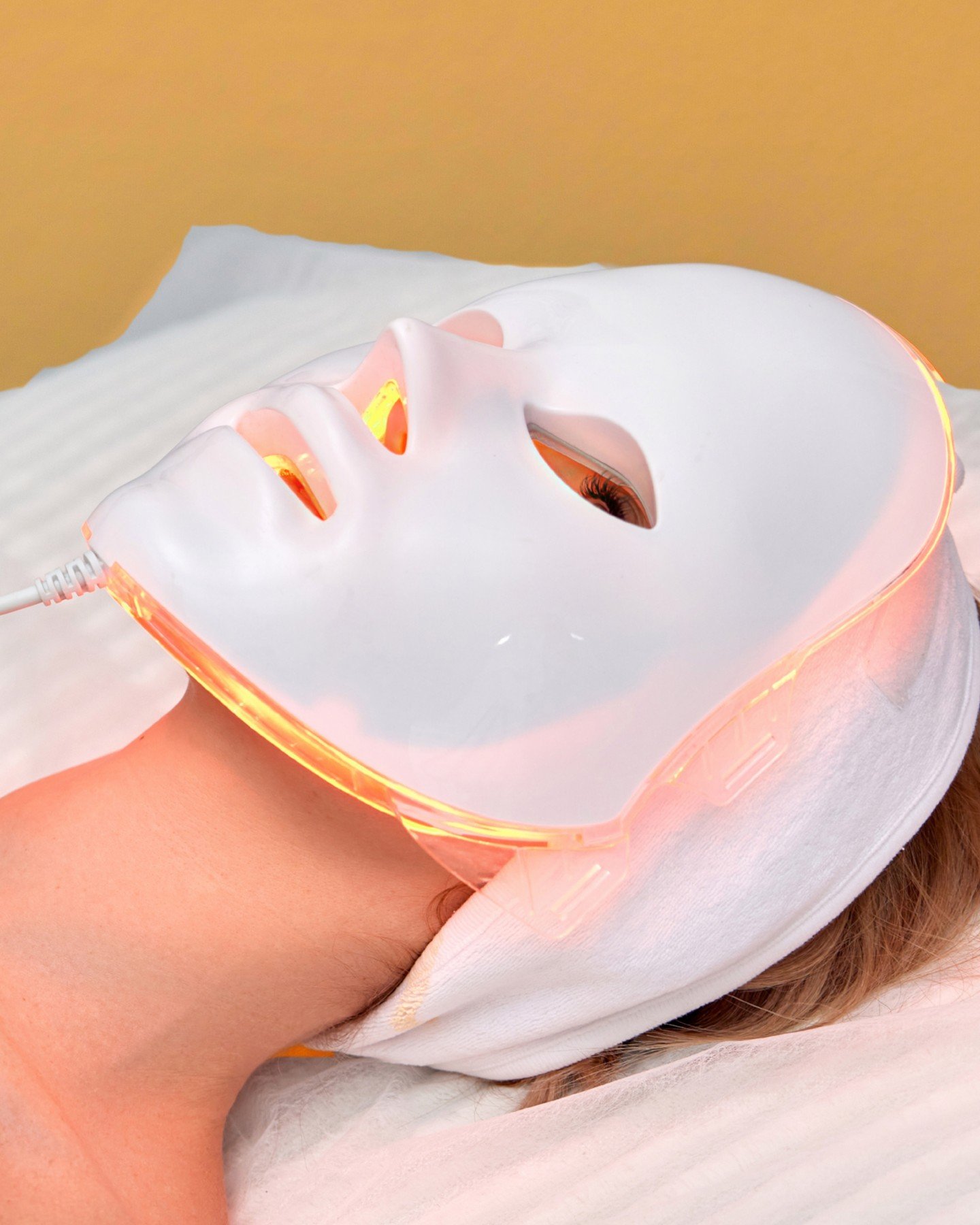 ✨ Reveal radiant, youthful skin with the power of Red Light LED Therapy. This natural, non-invasive treatment helps boost collagen, reduce inflammation, and speed up healing, leaving your skin looking refreshed and rejuvenated.⁠
⁠
Now is the perfect 