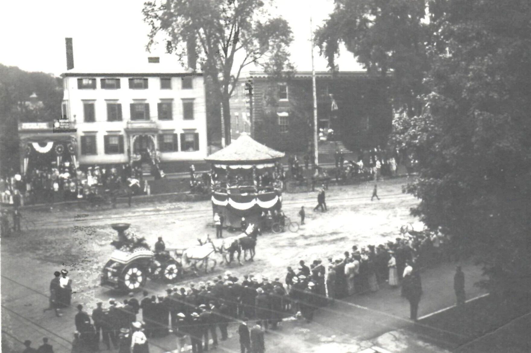 Exeter+Town+Square+at+the+Turn+of+the+Century+1890+-+1920.jpg
