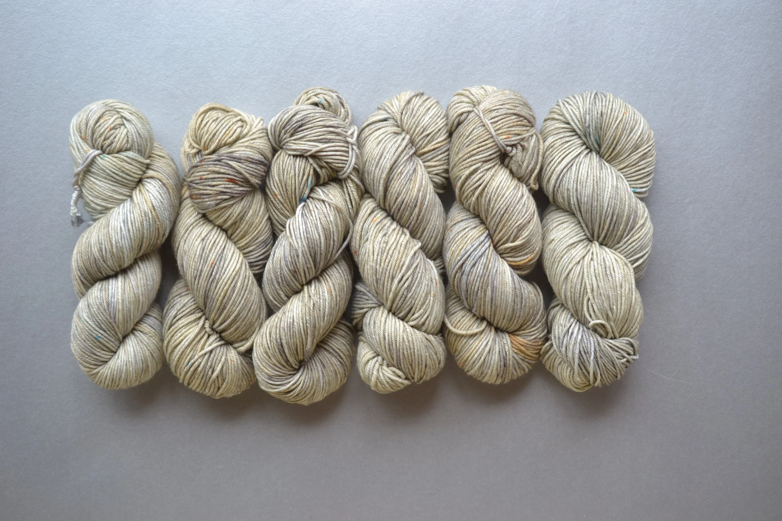 the precious vintage Viola MCN Worsted in GHOST