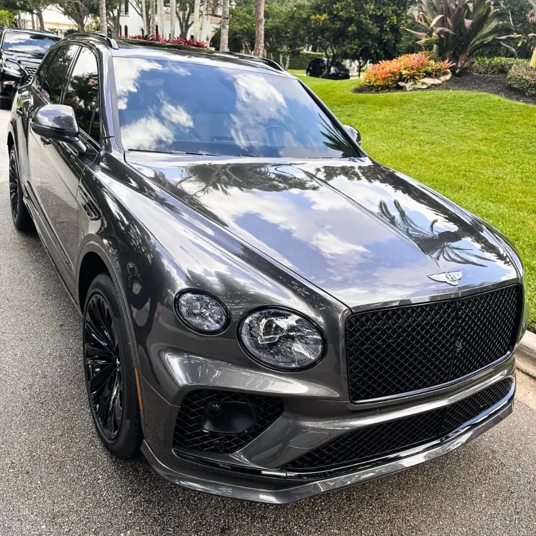 Do you want to experience the luxury and comfort of an impeccable interior in your car? We make it possible! At SOLOSTEAM, we have the tools and highly trained staff to transform your car into a sanctuary of cleanliness and style.

From the exhaustiv