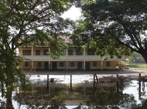  A rural school damaged by flooding in Battambang Province Cambodia in November 2011 (Credit: Carl Middleton) 