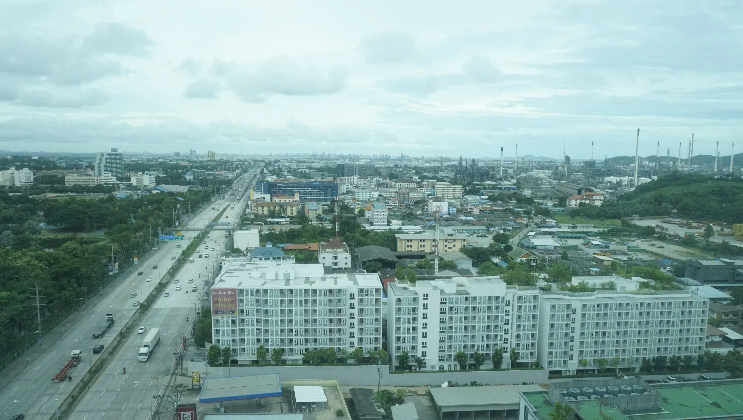  An aerial view of Chachoengsao city’s expanding urban landscape and local LNG plants.&nbsp; Credit: Yuan Ye/ Host: Climate Finance Network Thailand  