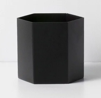 Ferm-Living-Hexagon-Pot-Large-Black-0.jpg