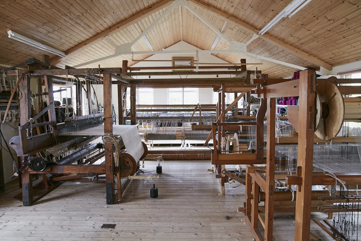 As part of Belfast Design Week, we are delighted to welcome Mourne Textiles to Maven next weekend. Mourne Textiles will be in with one of their smaller looms & a specially curated selection of coasters, placemats, cushions & scarfs to create a one off Pop-Up Shop at Maven. Friday & Saturday: 10.00 – 17.30 / Loom & Pop-Up Shop Saturday: 11.00 – 13.00 & 14.00 – 17.00 / A unique opportunity to meet Karen & Mario from Mourne Textiles