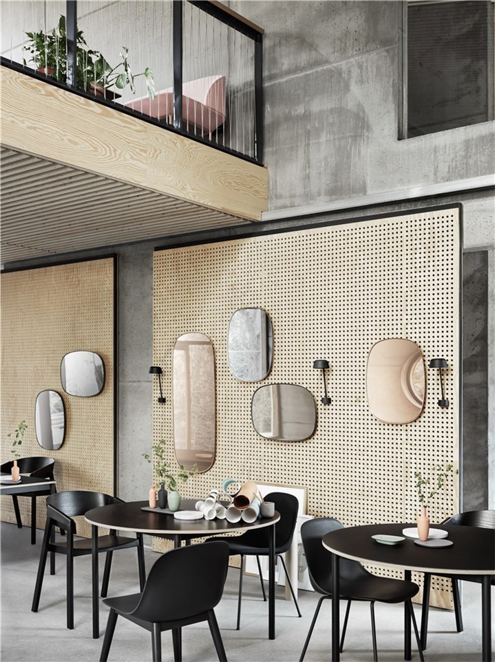 Framed_Mirrors_Cafe_Steeting_Lean_ù110_Base_Table_med-res.jpg