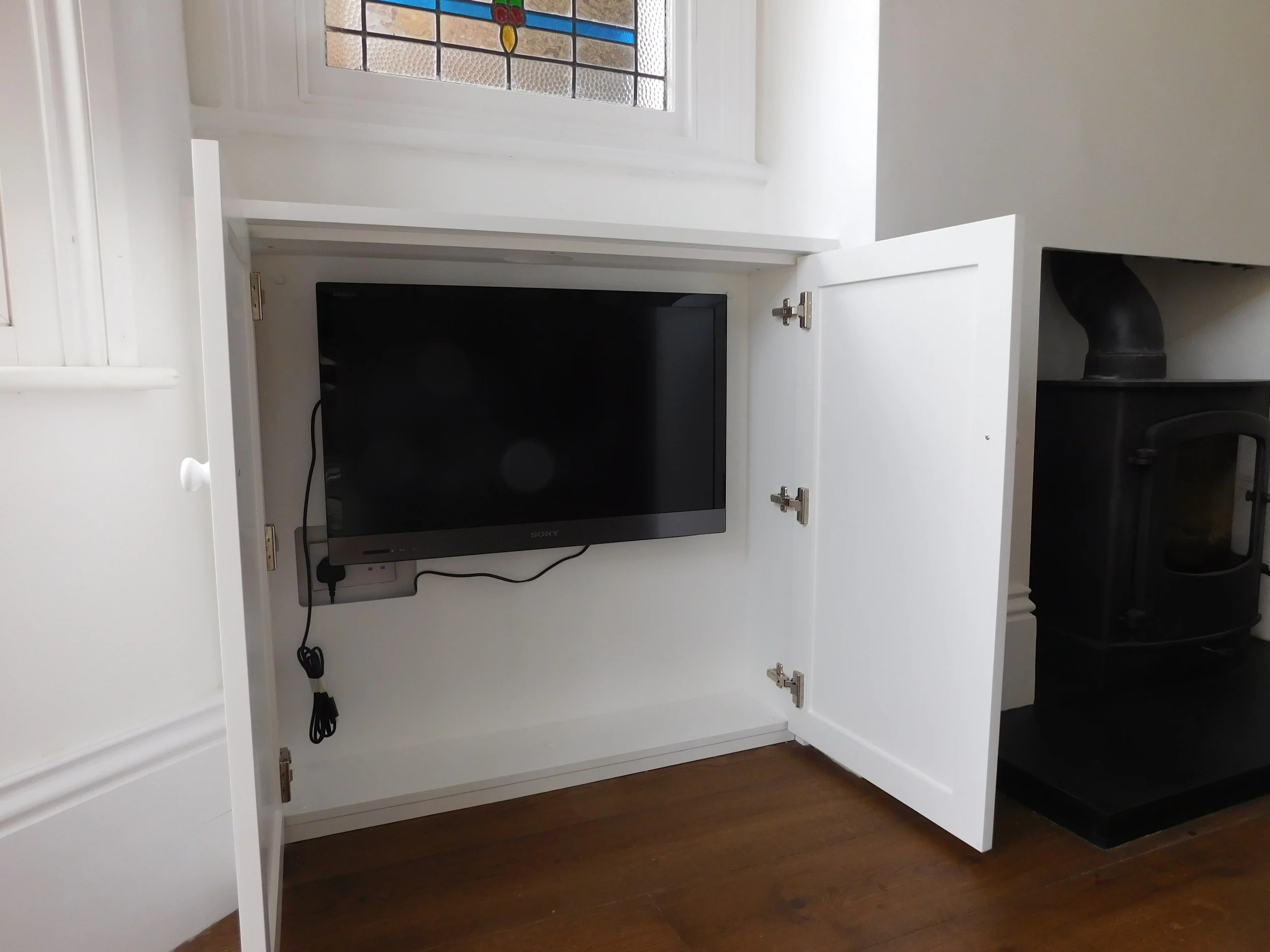 Flatscreen TV cabinet. Media unit fitted London 2016
