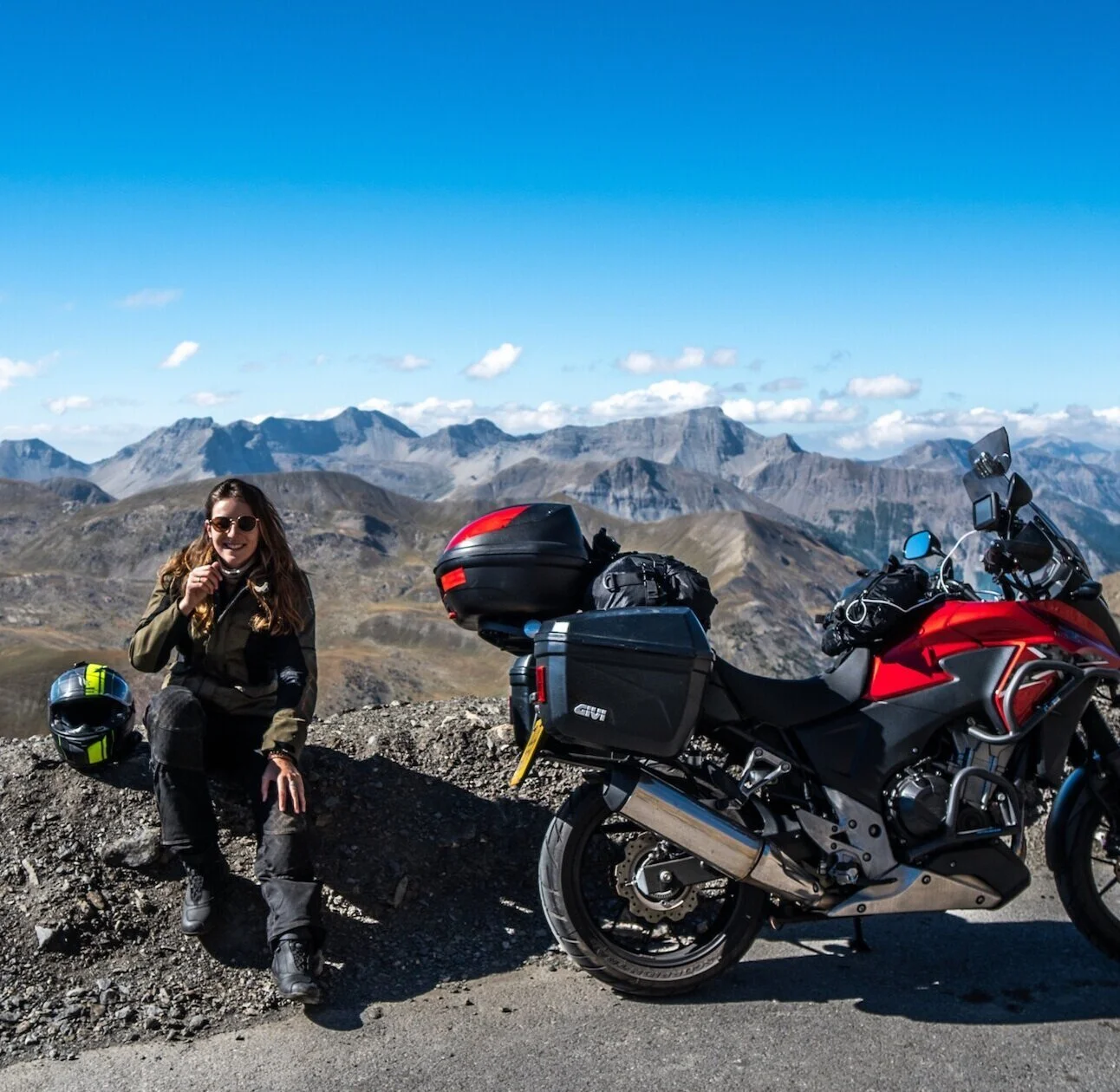 OVERLAND MAGAZINE - CRACKIN' IT!