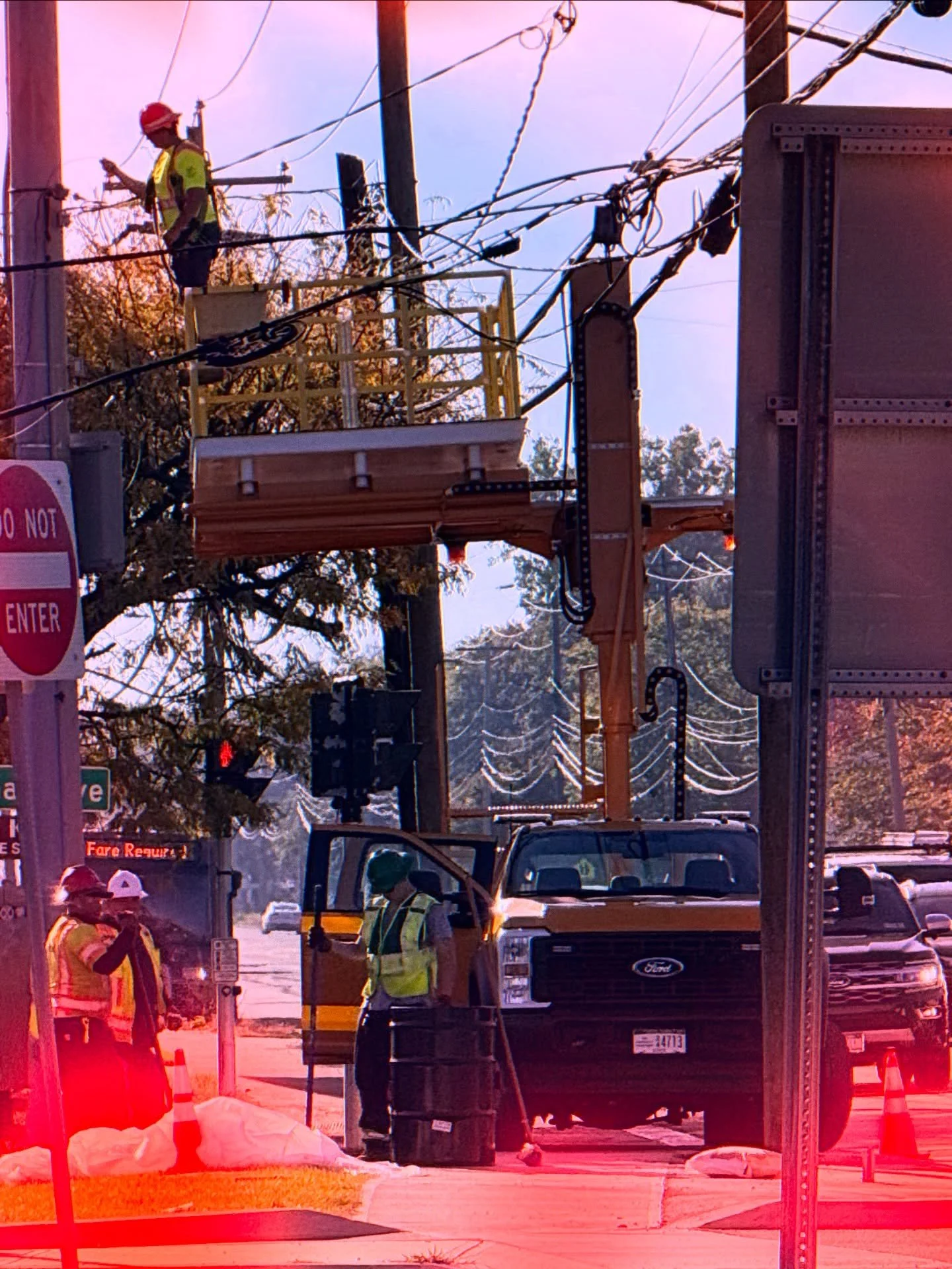 We got a real bad case of the Mondays! 😳

Due to a traffic accident that damaged a nearby utility pole, our showroom is currently without power, internet, and phone service. We&rsquo;re working with the utility company to get back up and running as 