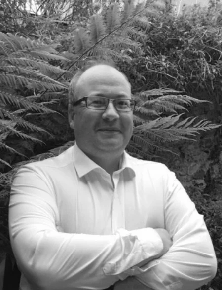 FERGUS O’BOYLE | PROJECT ARCHITECT B.SC IN ARCHITECTURE Fergus is an architect that brings over 16 years of experience and a multidisciplinary, collaborative approach to the studio. Fergus excels in delivering complex dynamic projects. He firmly believes that design is a balance of form and function but always been crafted and beautiful.