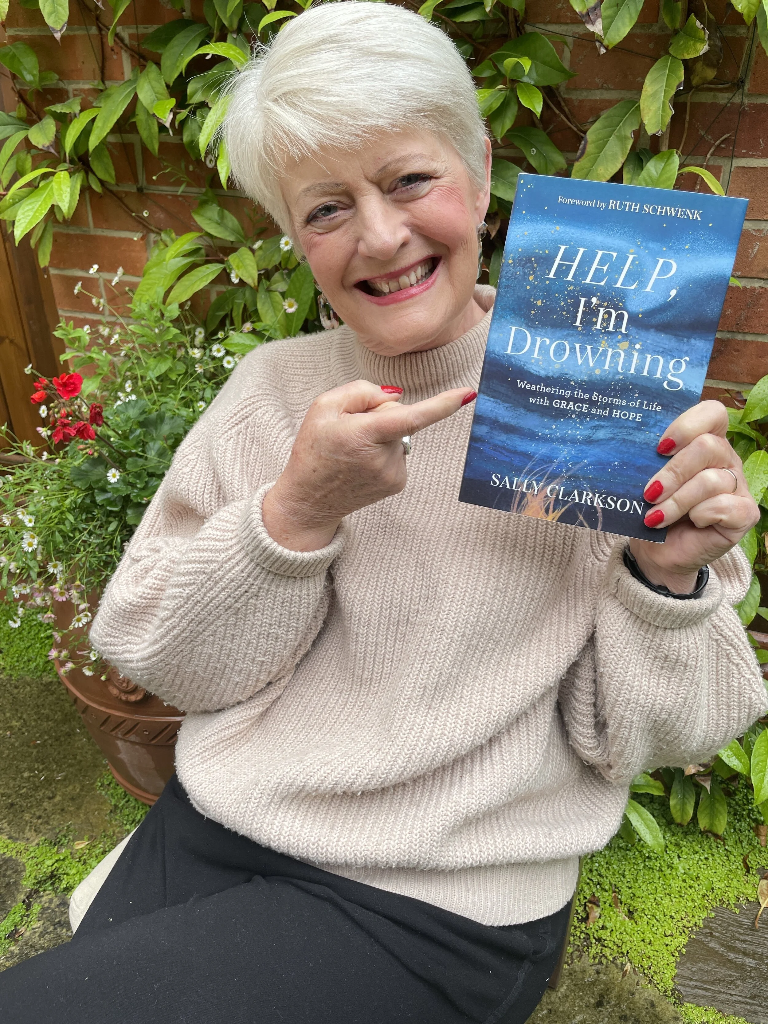 Help! I'm Drowning: Weathering the Storms of Life with Grace & Hope & Giveaway