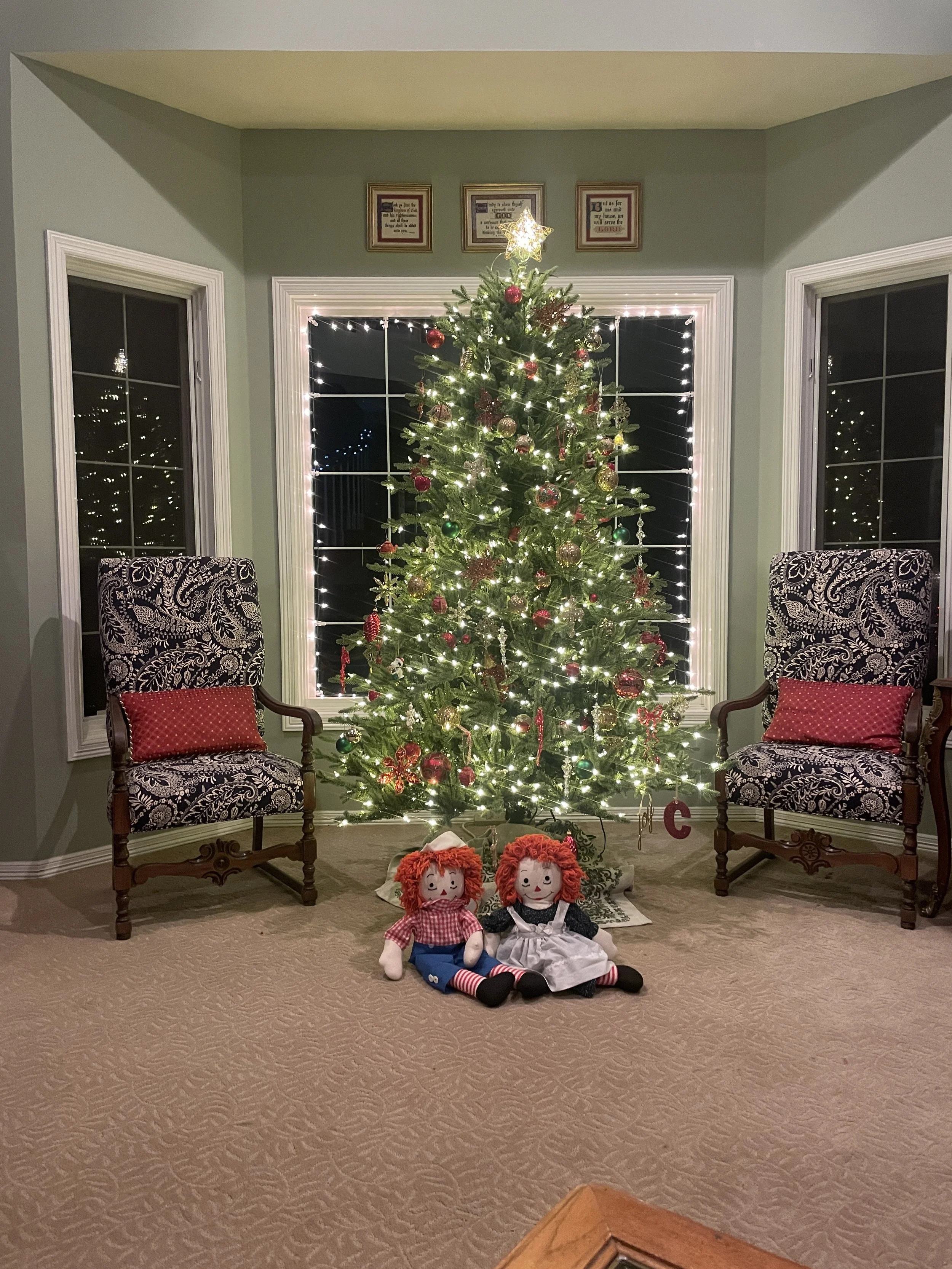 Tea Time Tuesday: Making Christmas Live for a Lifetime In the Hearts of Your Children