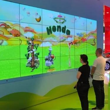 Face-tracking InstallationHonda DreamwallDetails