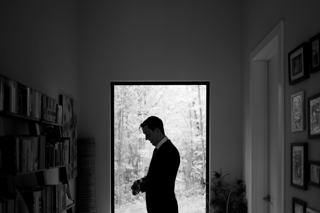 It was a treat to be able to capture both Casey and Ryan getting ready down the road from each other. I don&rsquo;t often get to capture grooms getting ready and I love when the timeline and locations allows for it 🤍