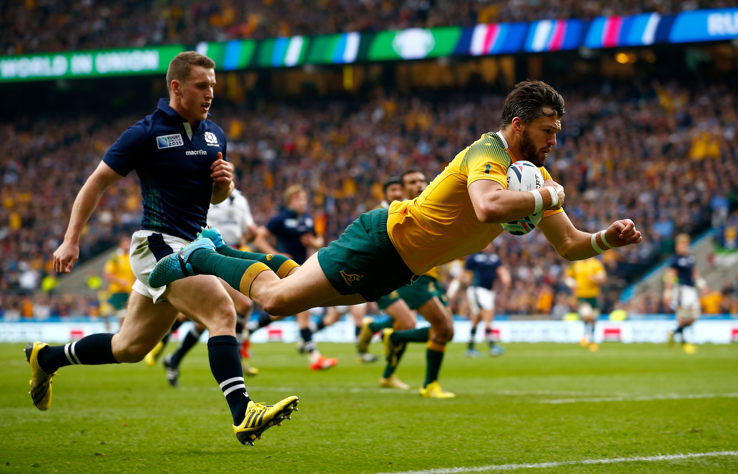  Adam Ashley-Cooper diving in for a try 