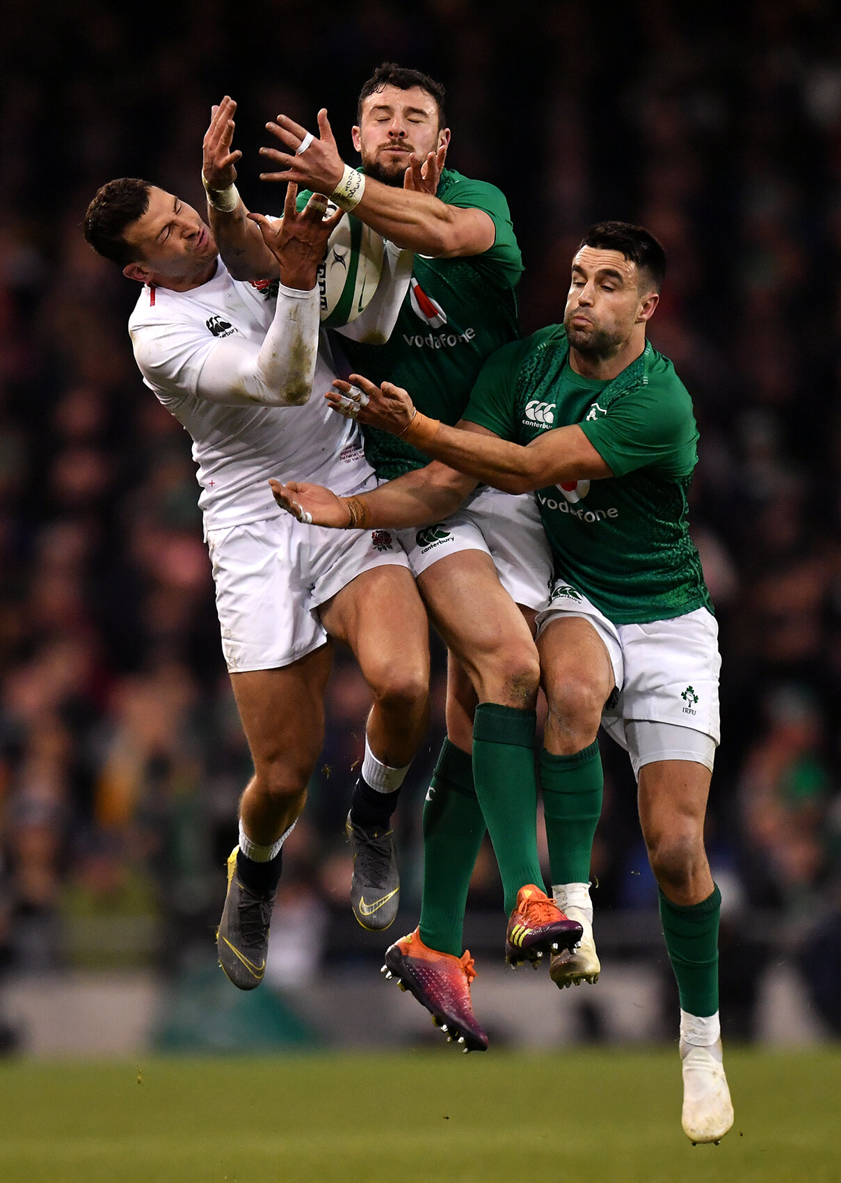  Jonny May, Robbie Henshaw and Connor Murray in the air. 