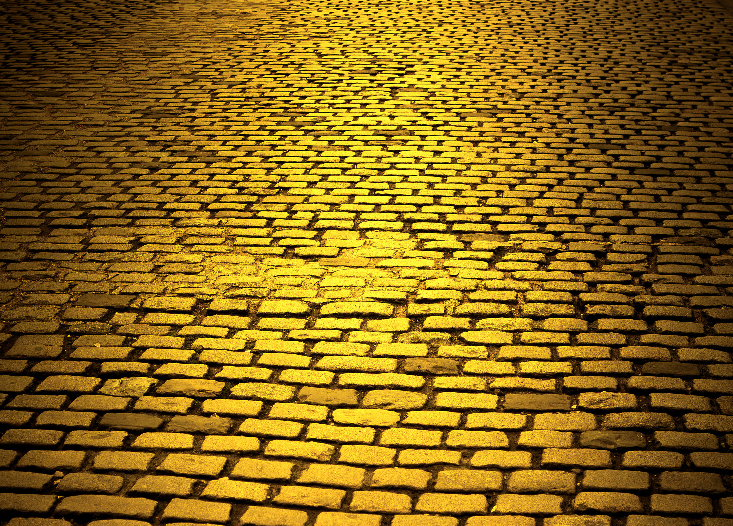 Дорога из желтого кирпича отзывы. Дорога из жёлтого кирпича изумрудный город. Дорожка из желтого кирпича. Дорога вымощенная желтым кирпичом. Дорожка из золотого кирпича.