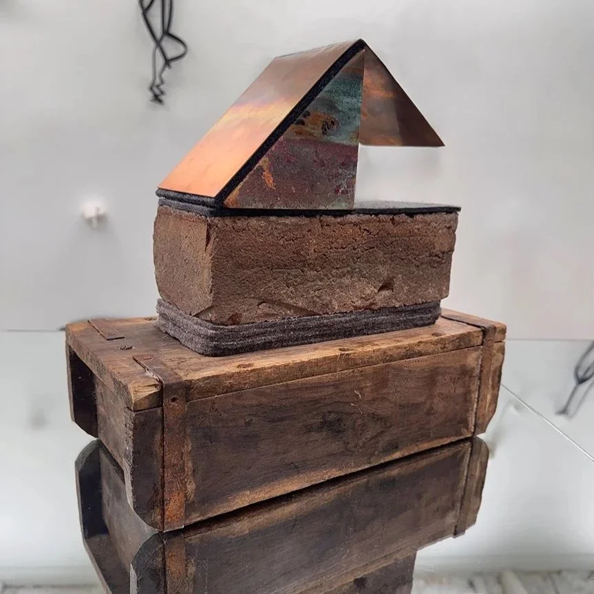 Stacked+brick+house+structure.jpg