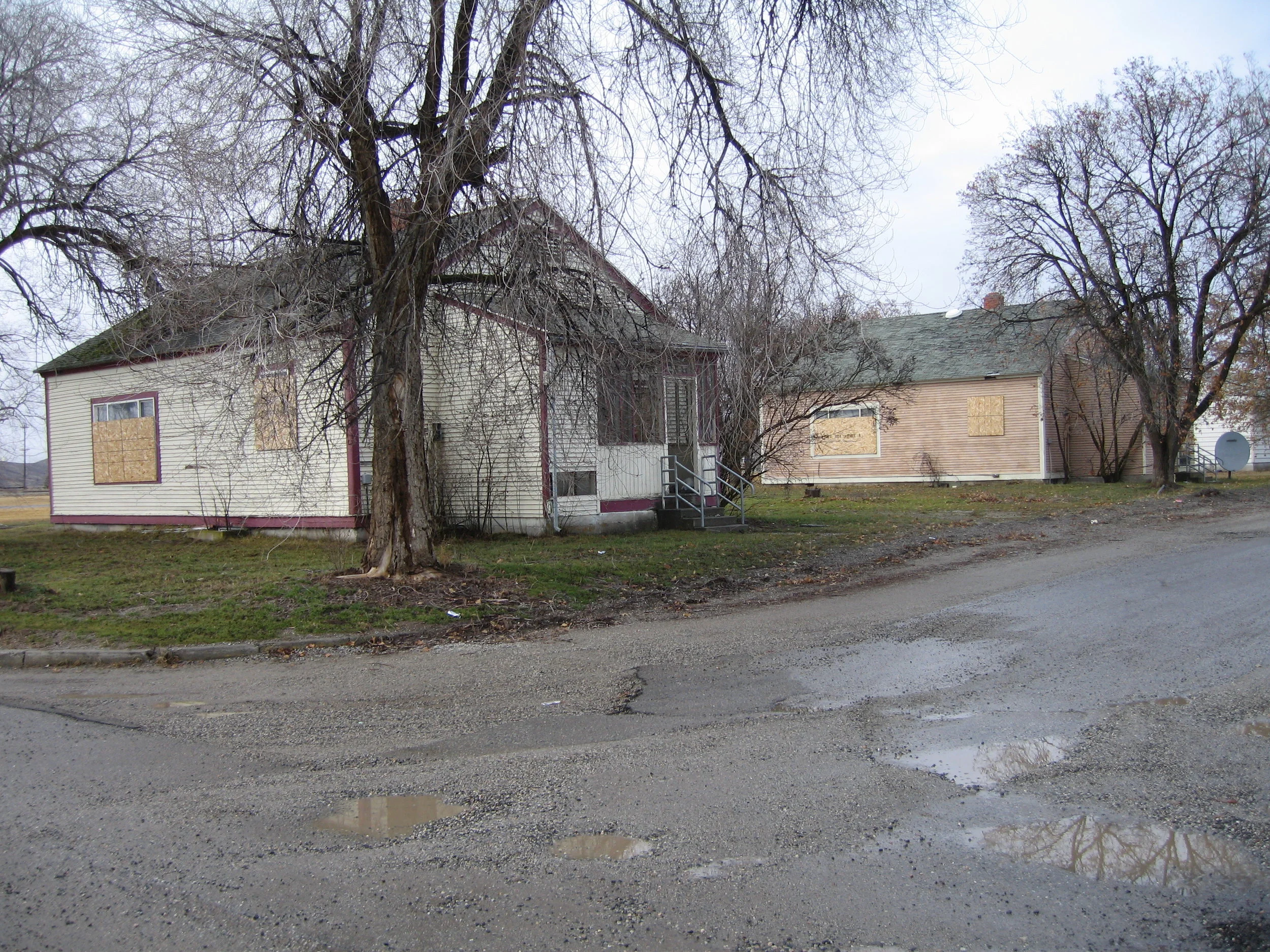 Derelict Housing 01.jpg