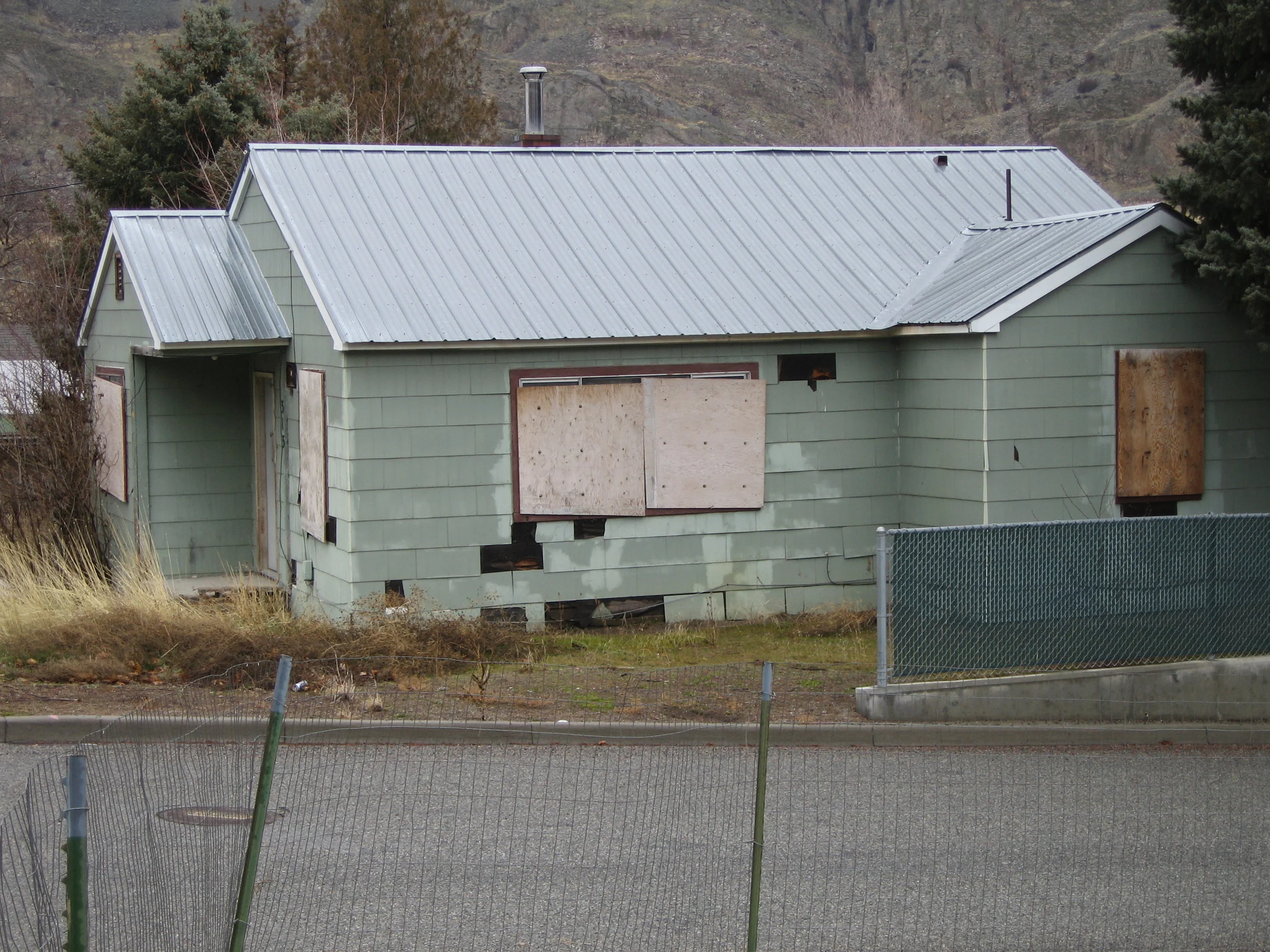 Derelict Housing 04.jpg