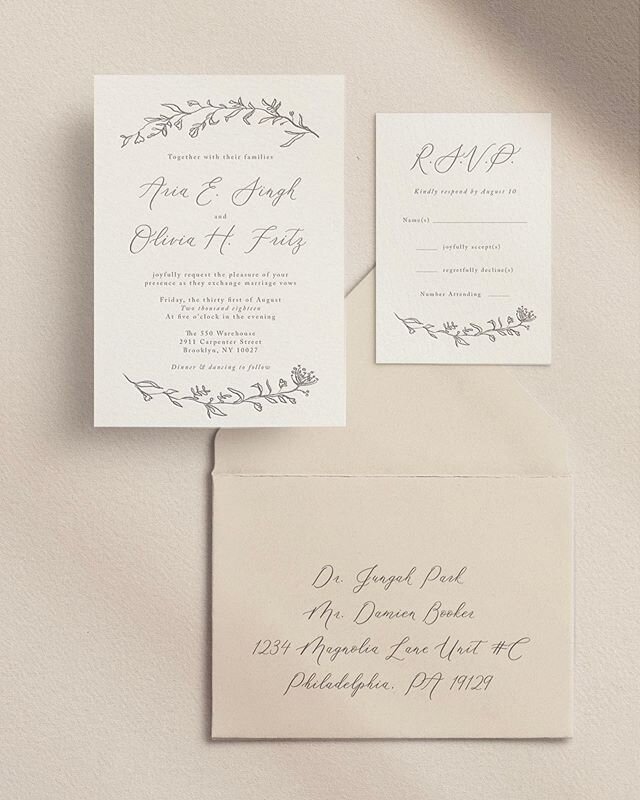All of the calligraphy on this Rosaline suite was created using our #EttielierFont, even the envelope! Swipe right for a version with calligraphy created by hand 👉 I designed this font primarily with fellow graphic designers in mind who want to add 
