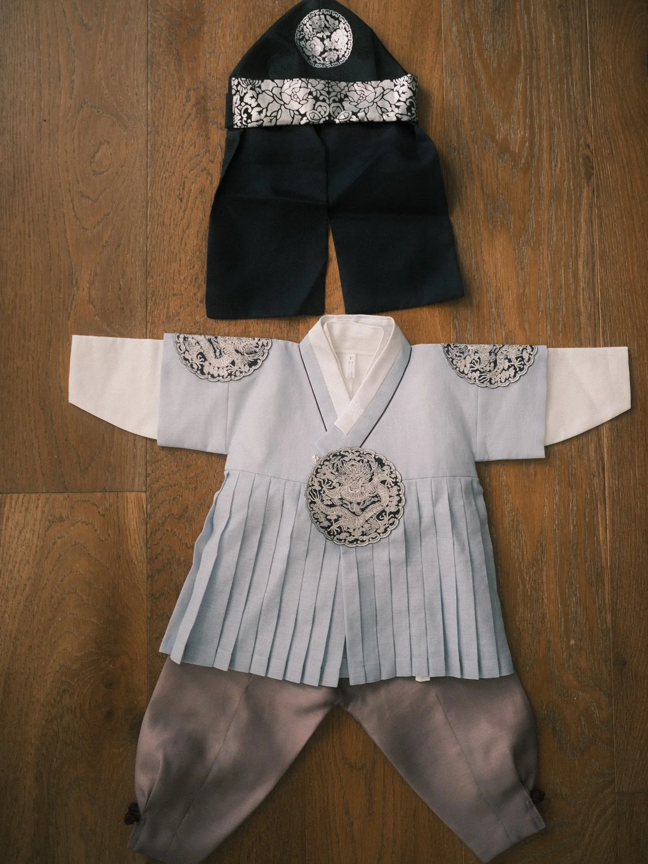 sky blue hanbok.JPG