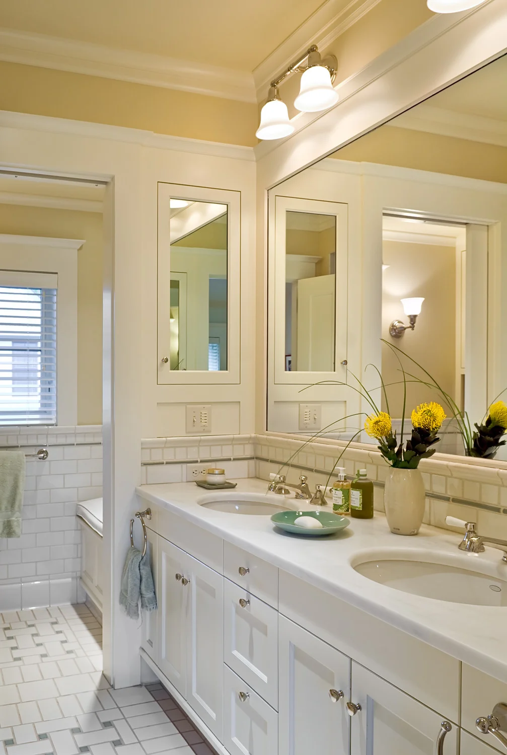 20 Guest bath 2 overall.jpg