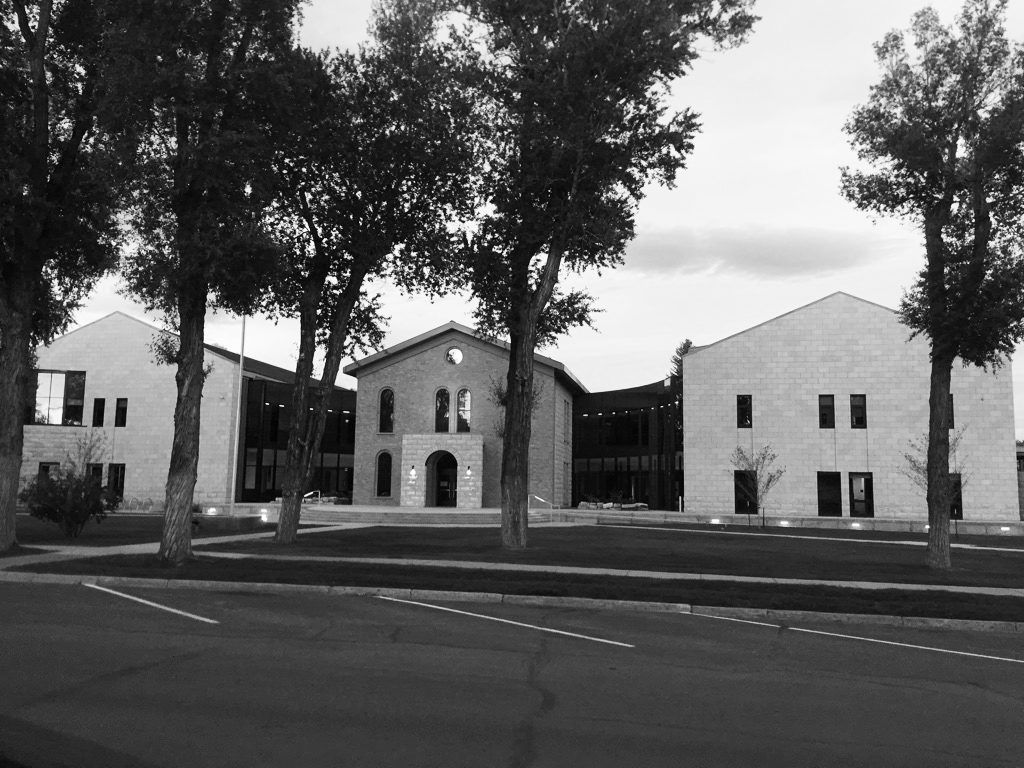 CourtHouseBW.gif