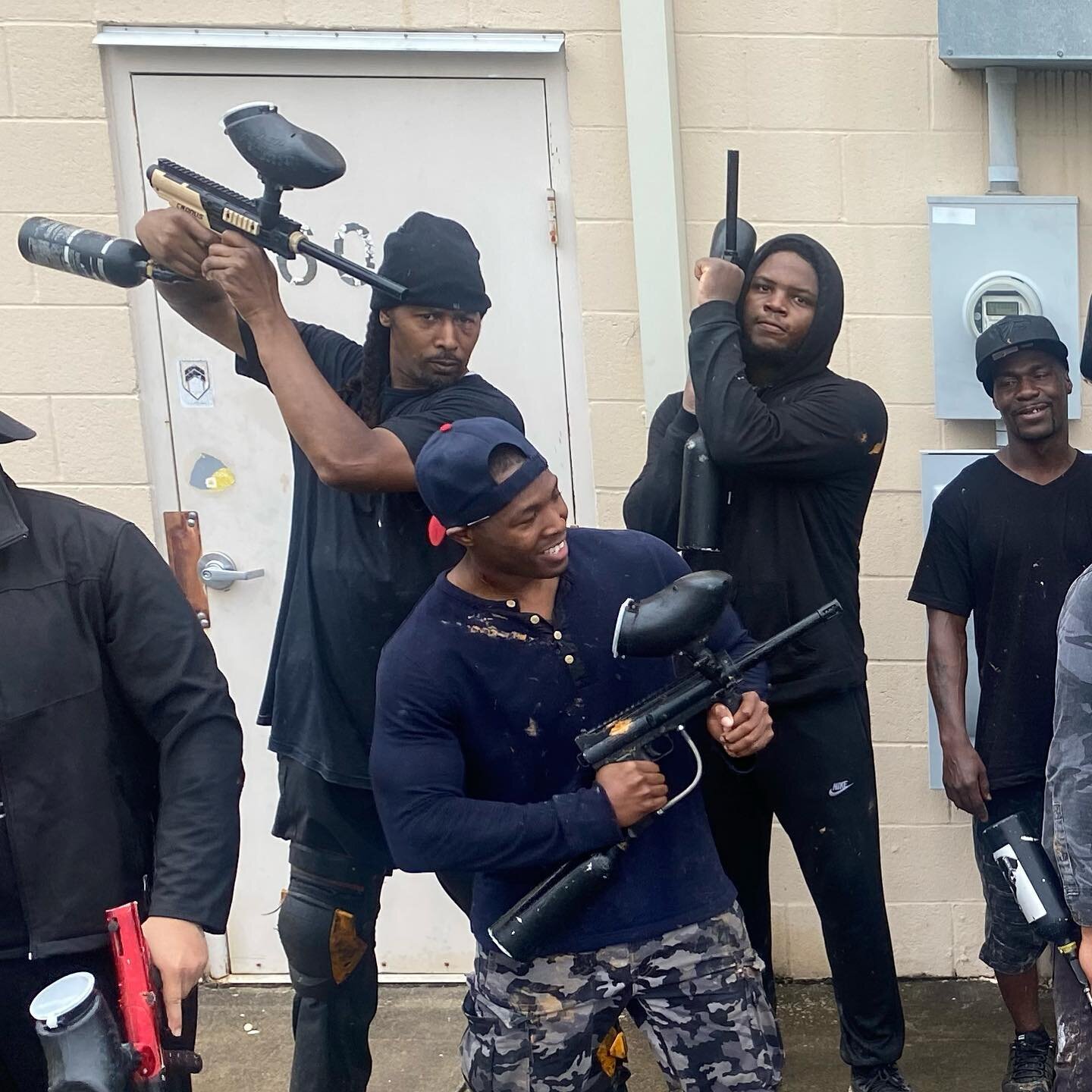 Squad goals! 

If you&rsquo;re gunna go to war&hellip; you go with the squad.

Paint ball action with la familia.