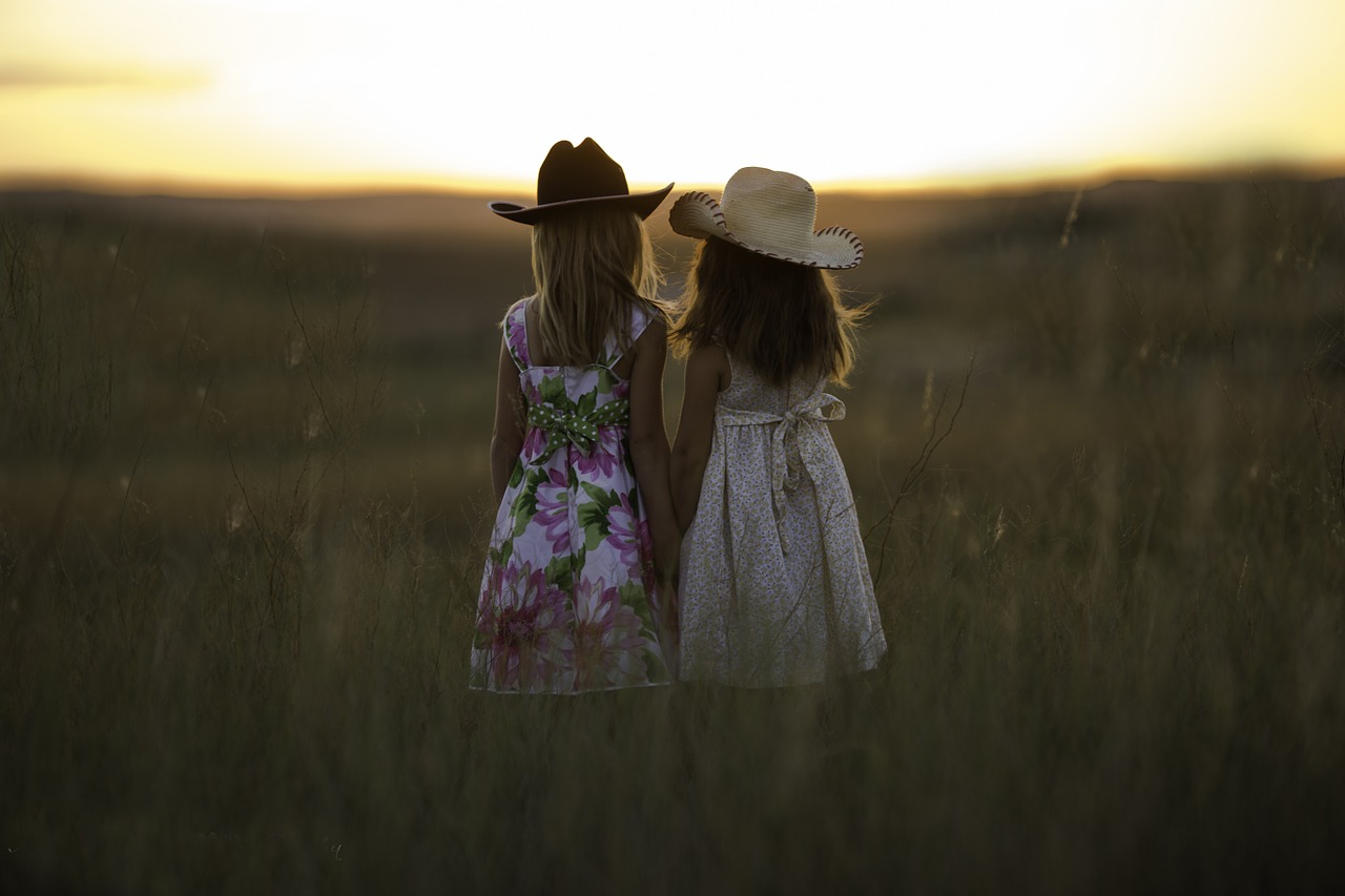 sisters-931151_1280-2.jpg