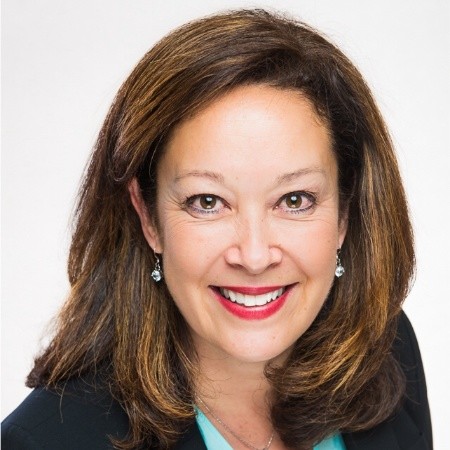 Jerilynn Headshot.jpg