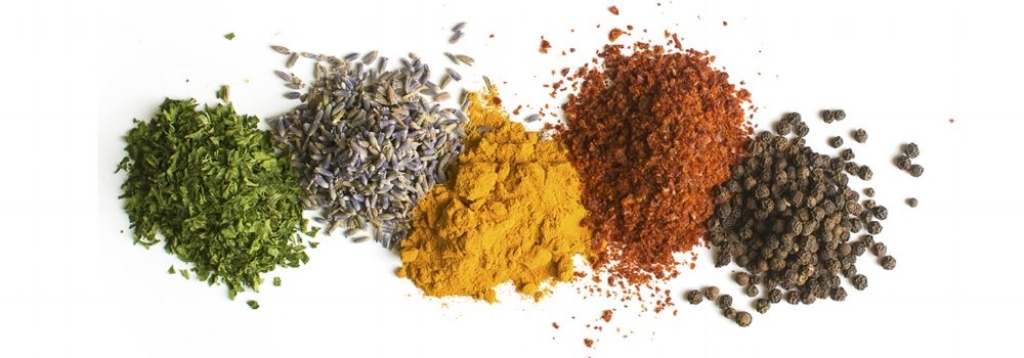 spice-piles-2_retouched.jpg